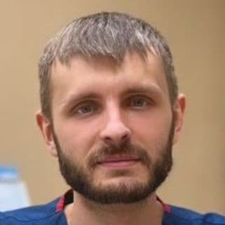 Хирург-имплантолог клиники «Юнидент» в Алтуфьево Николай Викторович Тренкин